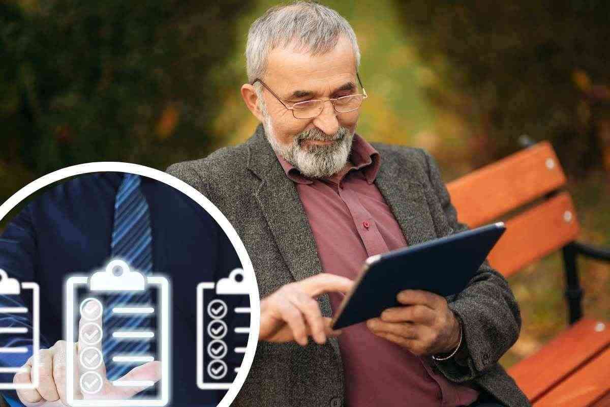 una persona controlla il proprio tablet