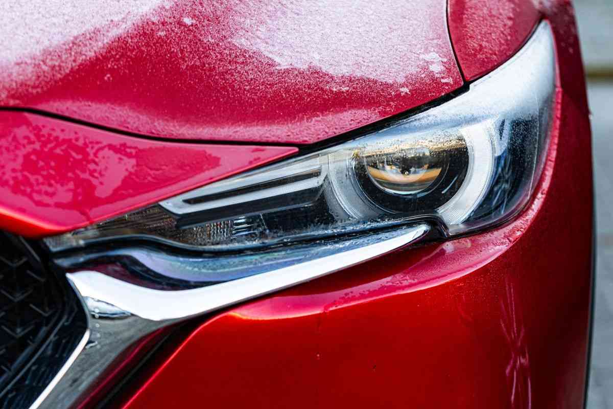 Muso di un'automobile Mazda